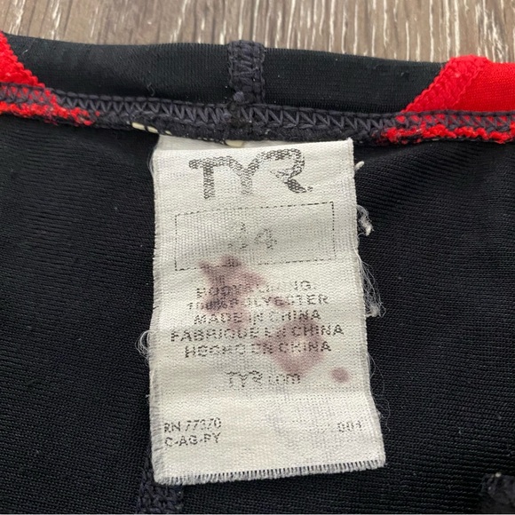 TYR Luxury Black & Red Cycling Shorts - Picture 6 of 11